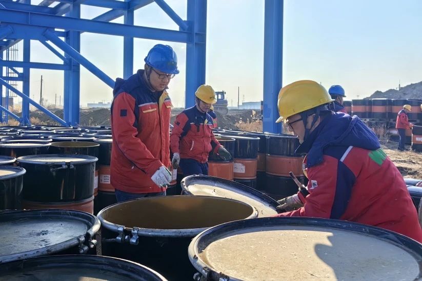 沈阳聚鼎机器人制造有限责任公司(急速版)東營(yíng)闆塊組(zu)織開展(zhan)振華化(hua)工火炬(jù)區廢舊(jiù)物品清(qīng)理會戰(zhan)